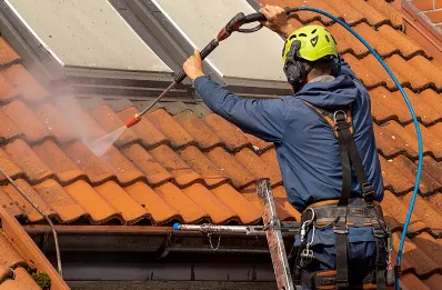 Démoussage et hydrofuge de toiture à Valorbiquet